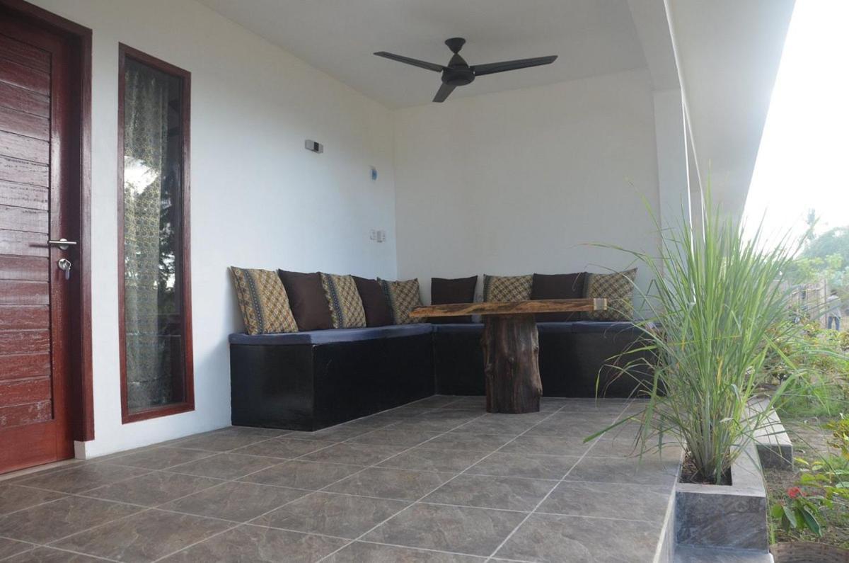 Amigos Bungalows Gili Meno Exterior photo